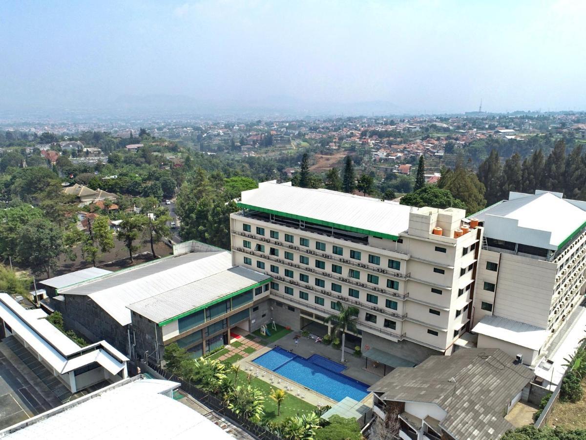 Novena Hotel Bandung Lembang Exterior foto